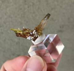 希少色 希少鉱物 ジンカイト 黄緑色結晶 天然石 - メルカリ