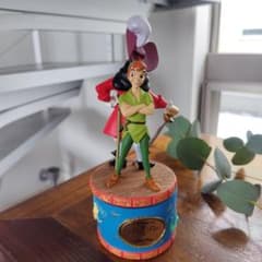 レア限定品！ディズニー フック船長とピーターパン フィギュア 小物