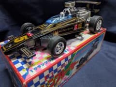 ブリキ自動車 John Player Special プルバックマシーン - メルカリ