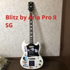 Blitz by Aria Pro Ⅱ SGステッカー付きホワイトエレキギター - メルカリ