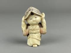 時代根付 極上細密彫り白材 マンモス牙製 作家物 在銘 柳月 唐子