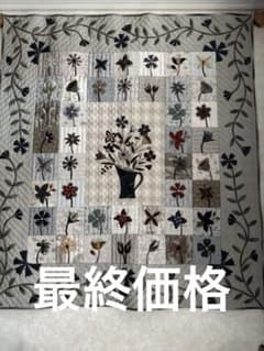 パッチワークタペストリー 「風に揺れる花」 - メルカリ
