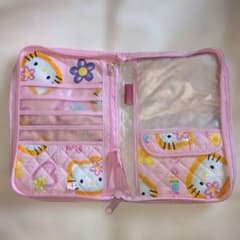 新品 ハローキティ ジッパーポーチ ピンク カードケース 母子手帳