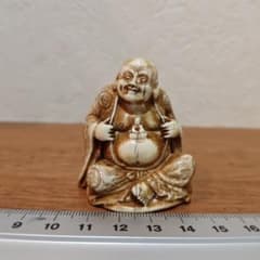 時代提物 仏教美術置根付 天然素材【羅漢様坐像】高さ約5.1cm 重69g