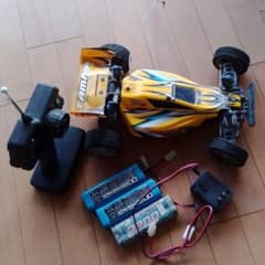 ジャンクTamiya ラジコンカー 2200mAh＋2個バッテリー付き - メルカリ
