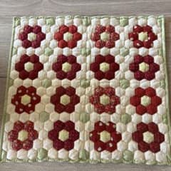 パッチワーク タペストリー 六角形花柄 ハンドメイド クラフト 47㎝×51