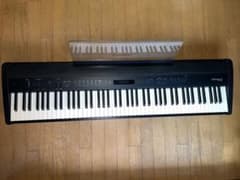 Roland FP-60 電子ピアノ 88鍵（スタンド/ペダル付き・使用頻度少