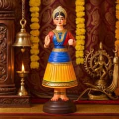 伝統的なインドの踊り人形 （高さ：約28cm）石膏/粘土、手描き仕上げ