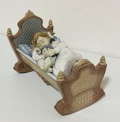 美品】LLADROリアドロ 『お人形さんと添い寝』05717 - メルカリ