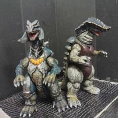 シャーク尊様ウルトラ怪獣ソフビゴルメデ.ネオジオモス（3000fi.518tw