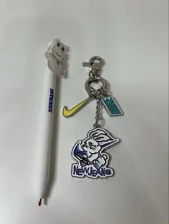 2026年最新】NEWJeans キーホルダー nikeの人気アイテム - メルカリ