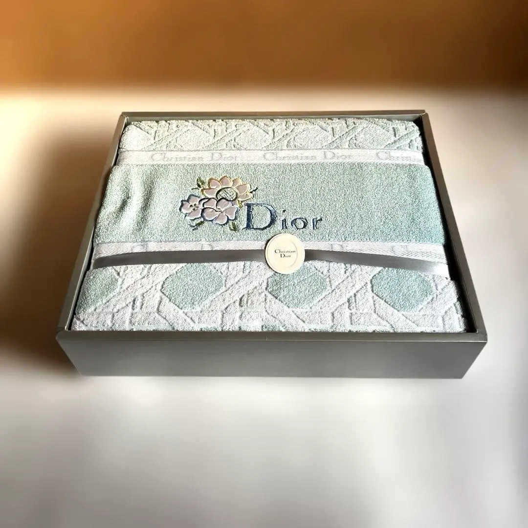 2026年最新】dior タオルケットの人気アイテム - メルカリ