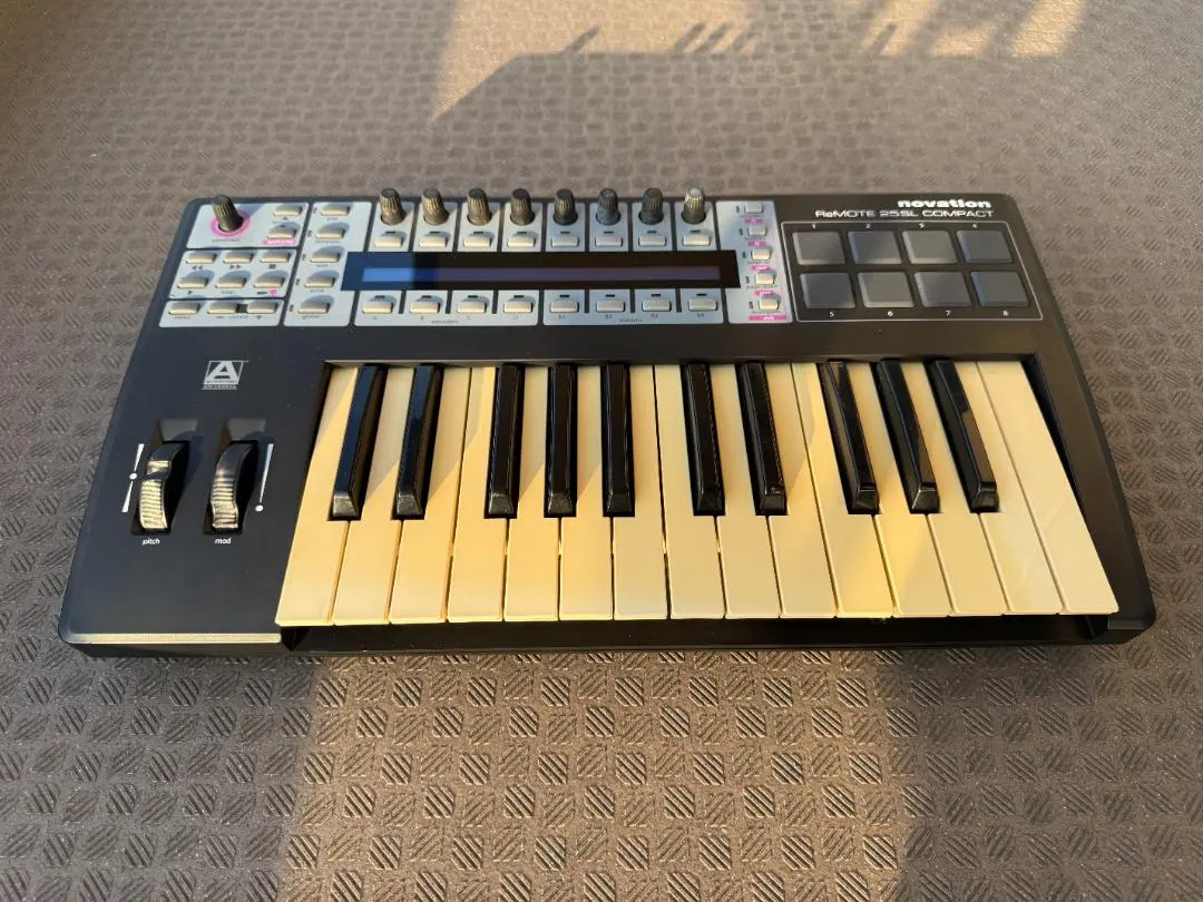 Novation Remote 25 SL COMPACT 故障品‐ Mercari 日本最大二手網購平台