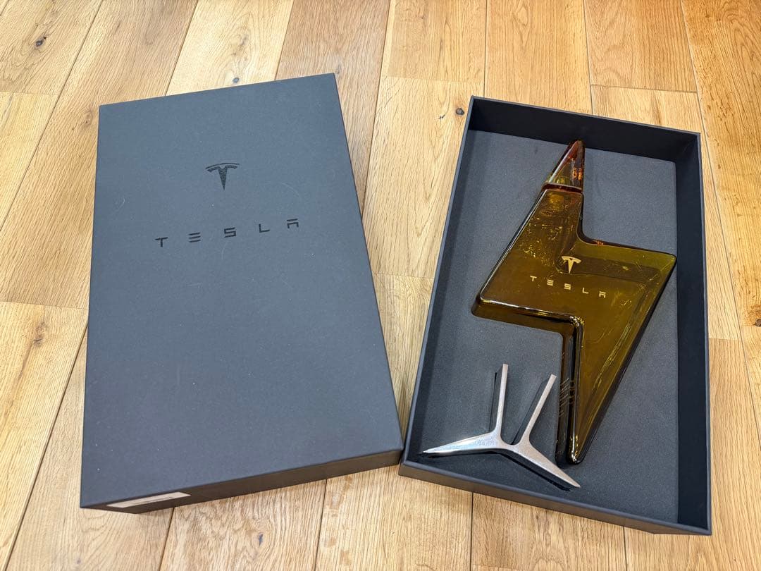 Tesla デキャンタ　新品未使用 Amazon.co.jp: Tesla テキーラ デキャンタ ボトル&スタンド 限定版