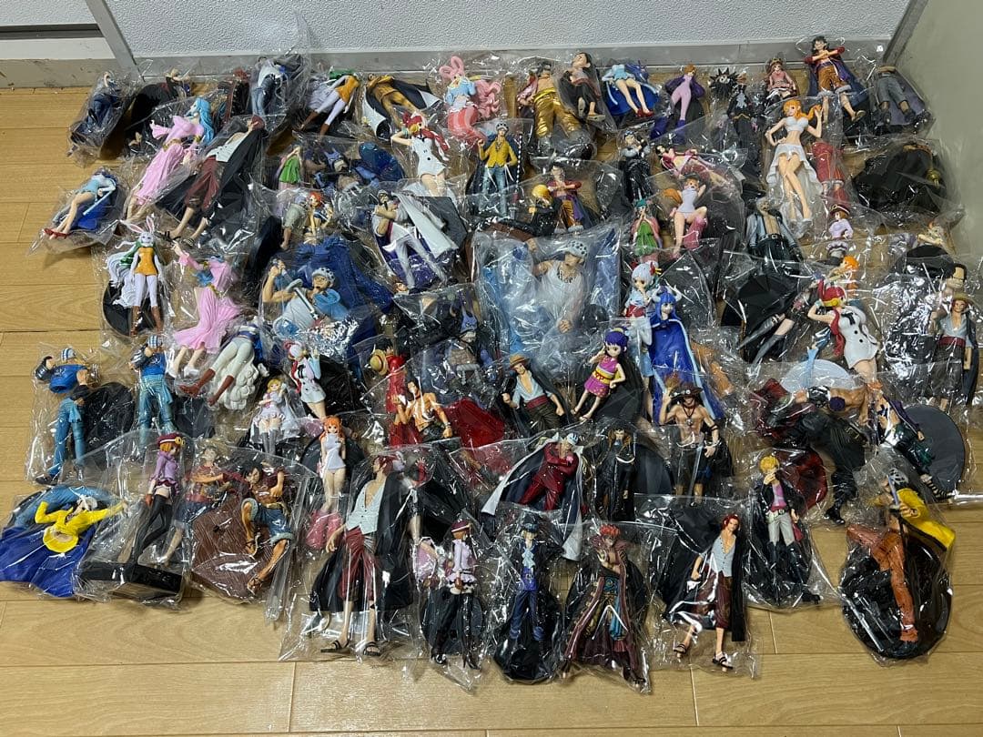 ジャンク品79体 ワンピースプライズフィギュア開封品 まとめ売り ジャンク品79体 ワンピースプライズフィギュア開封品 まとめ売り
