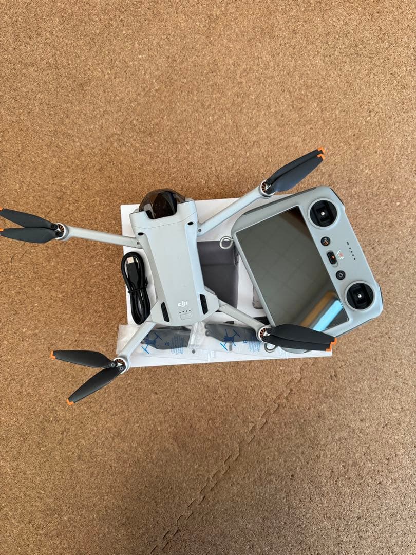 DJI Mini 3 Pro ドローン　(DJI RC付属) Drone DJI Mini 3 Pro (BR) Anatel - Bee Drones - A Melhor Loja de