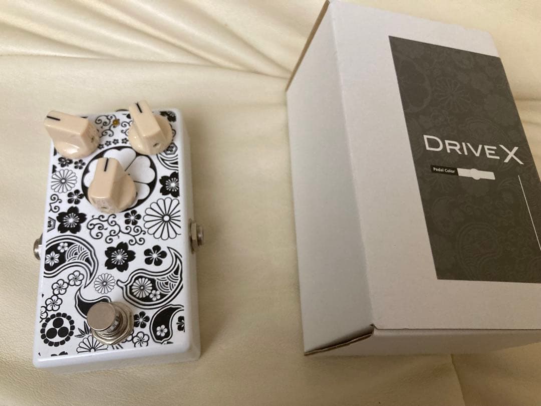 ギター Brush eight Drive X(white) Brush eight】 Drive X White - YouTube