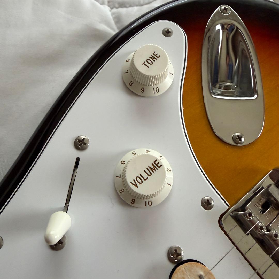 希少美品】Fender ST62SS サンバースト【ショートスケール】 - メルカリ