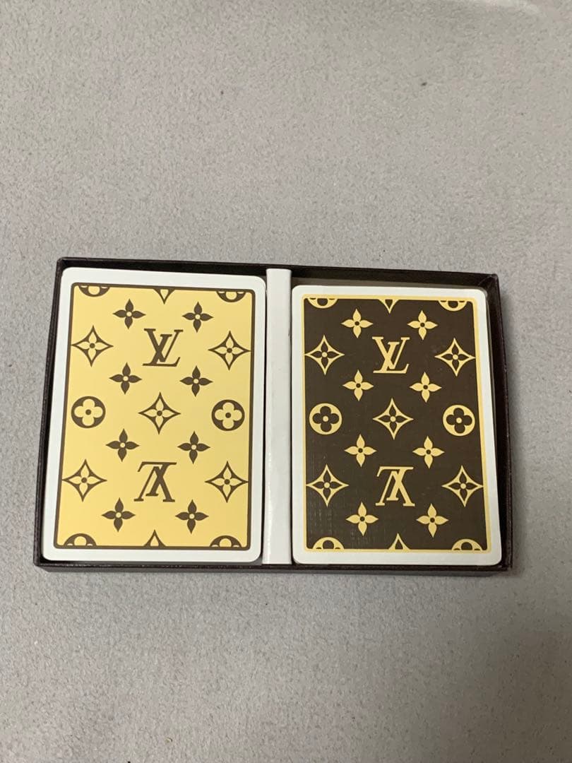 LOUIS VUITTON ノベルティ　トランプ　2個セット　茶色のみ未開封 駅南やまご質店オンラインショップ / ヴィトン モノグラム柄 トランプ
