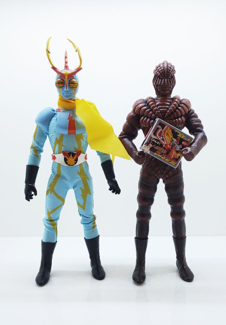 30cm可動♪✨◇イナズマンとサナギマン◇◇昭和/特撮◎RAH☆ - メルカリ