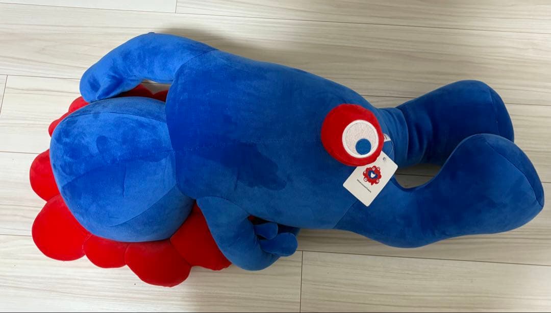 寝そべりミャクミャク1等賞 巨大ぬいぐるみ80cm - メルカリ