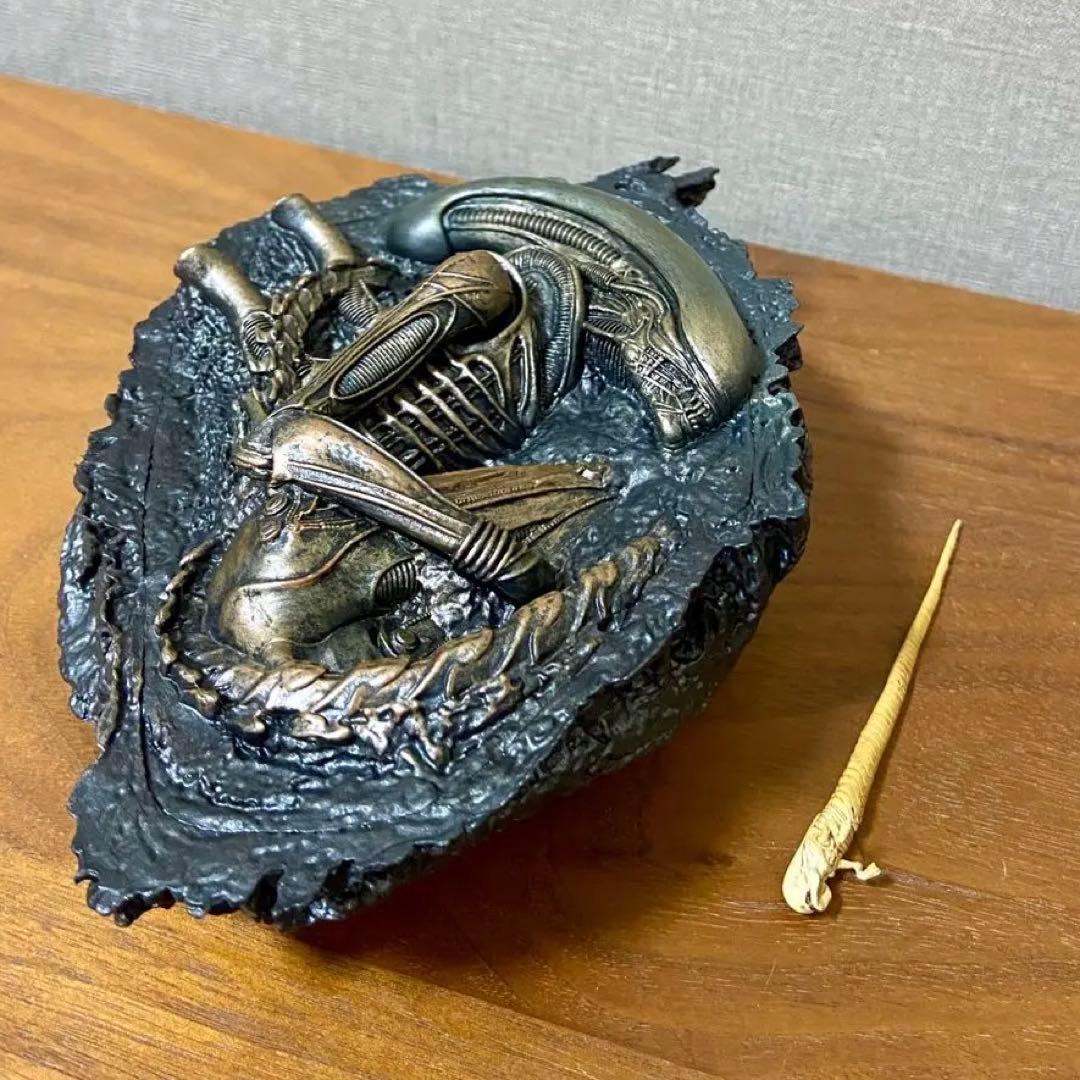 NECA エイリアンロムルス アクセサリーセット化石ゼノモーフ&チェスト