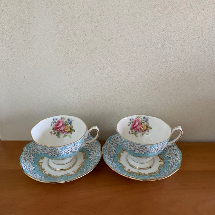 ロイヤルアルバート エンチャントメント カップ＆ソーサー 2客 - メルカリ