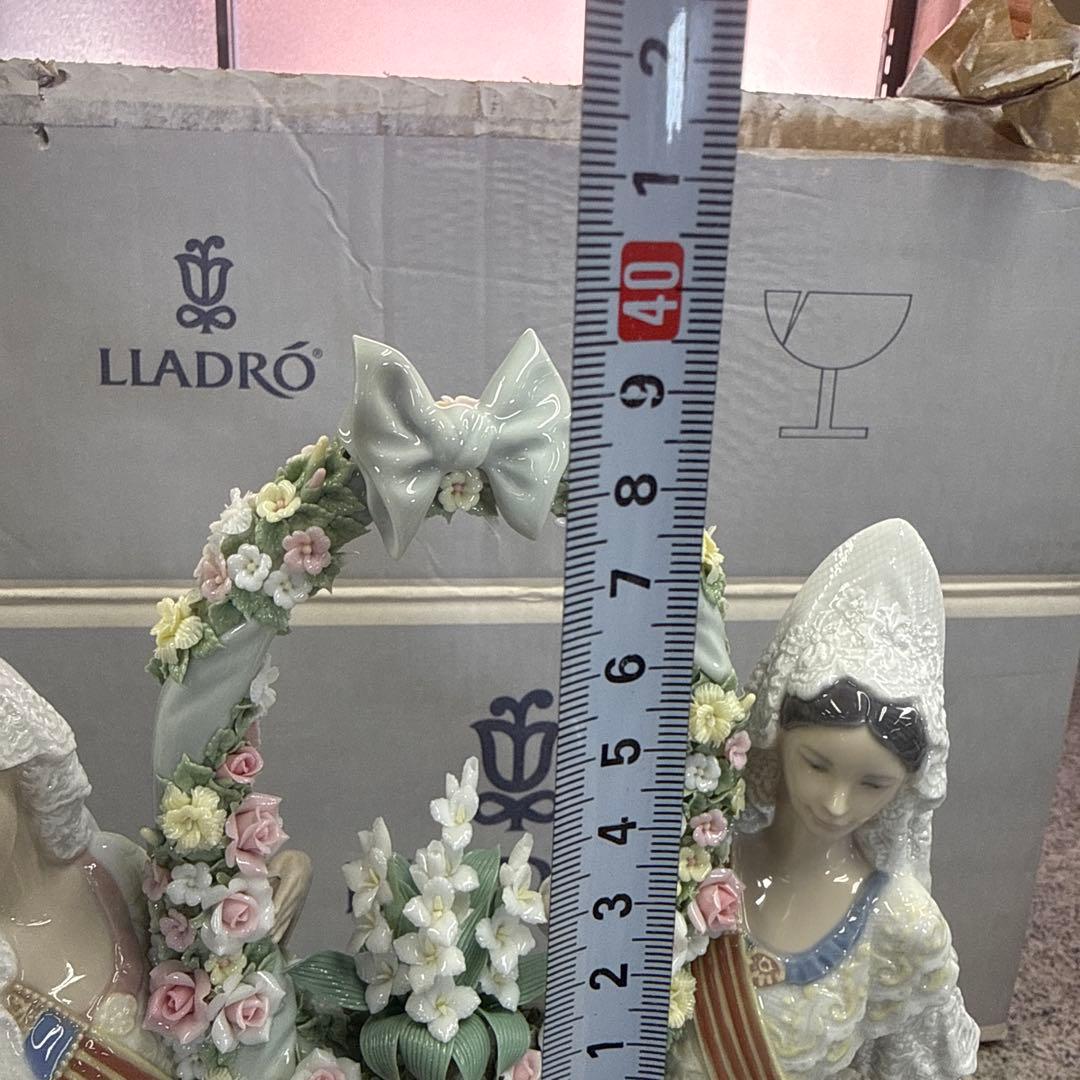 ☆ Lladro リヤドロ 花かごを持つ女性像 スペイン 限定品 小物 格安