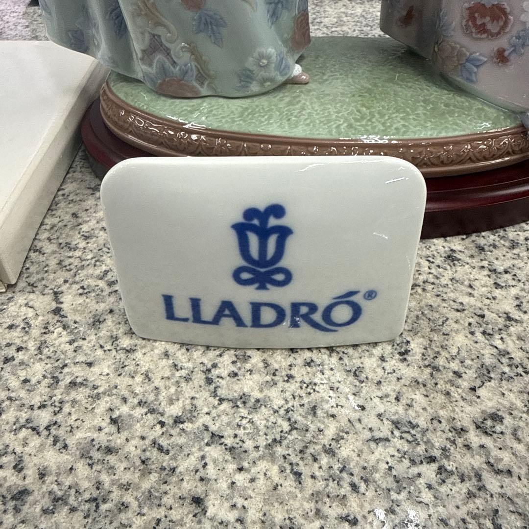 ☆ Lladro リヤドロ 花かごを持つ女性像 スペイン 限定品 小物 格安