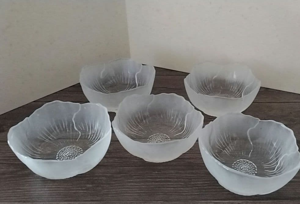 花びら型ガラスボウル小5個セット - メルカリ