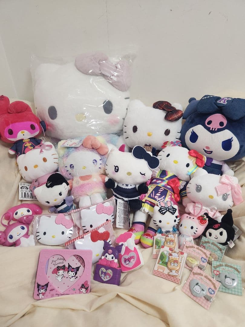 サンリオ　まとめ売り 予約販売：5月下旬～6月中旬 お届け予定】 MINISO x サンリオ(SANRIO