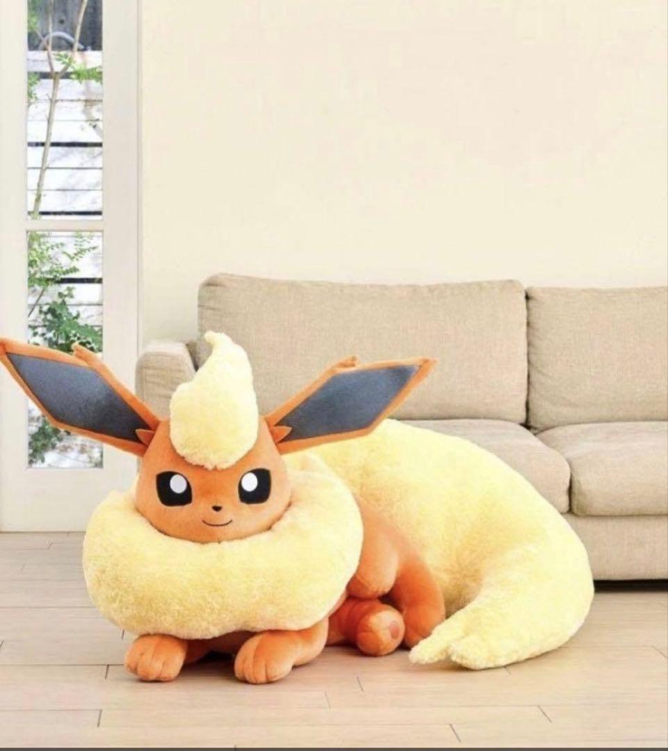 ブースター　等身大ぬいぐるみ　ポケモン 抽選販売】ぬいぐるみ 等身大ブースター 寝そべり ｜【公式】ポケモン