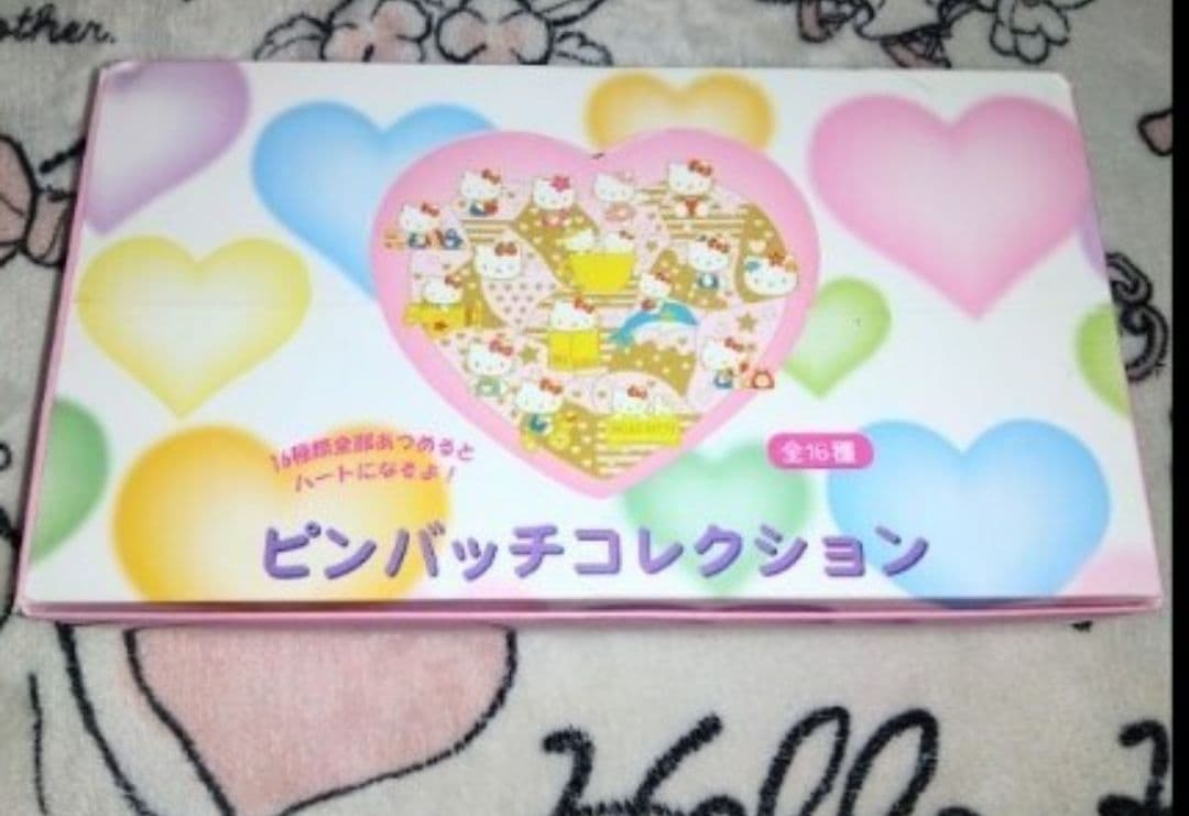 2002】ハローキティ ピンバッジコンプリートBOXの通販はau PAY
