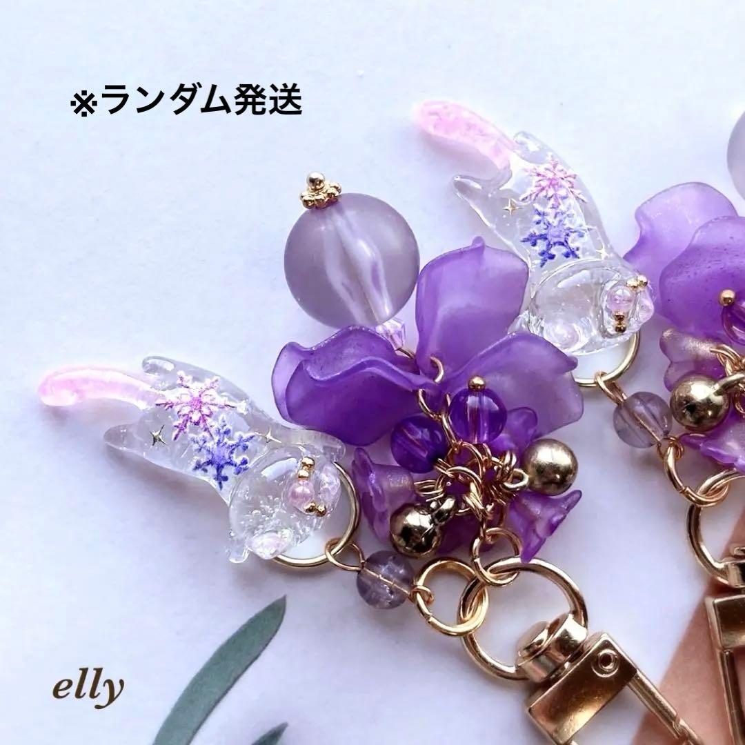 ゆきゆっきー❄様】1694.天然石 雪の結晶 とびつき猫 レジン チャーム