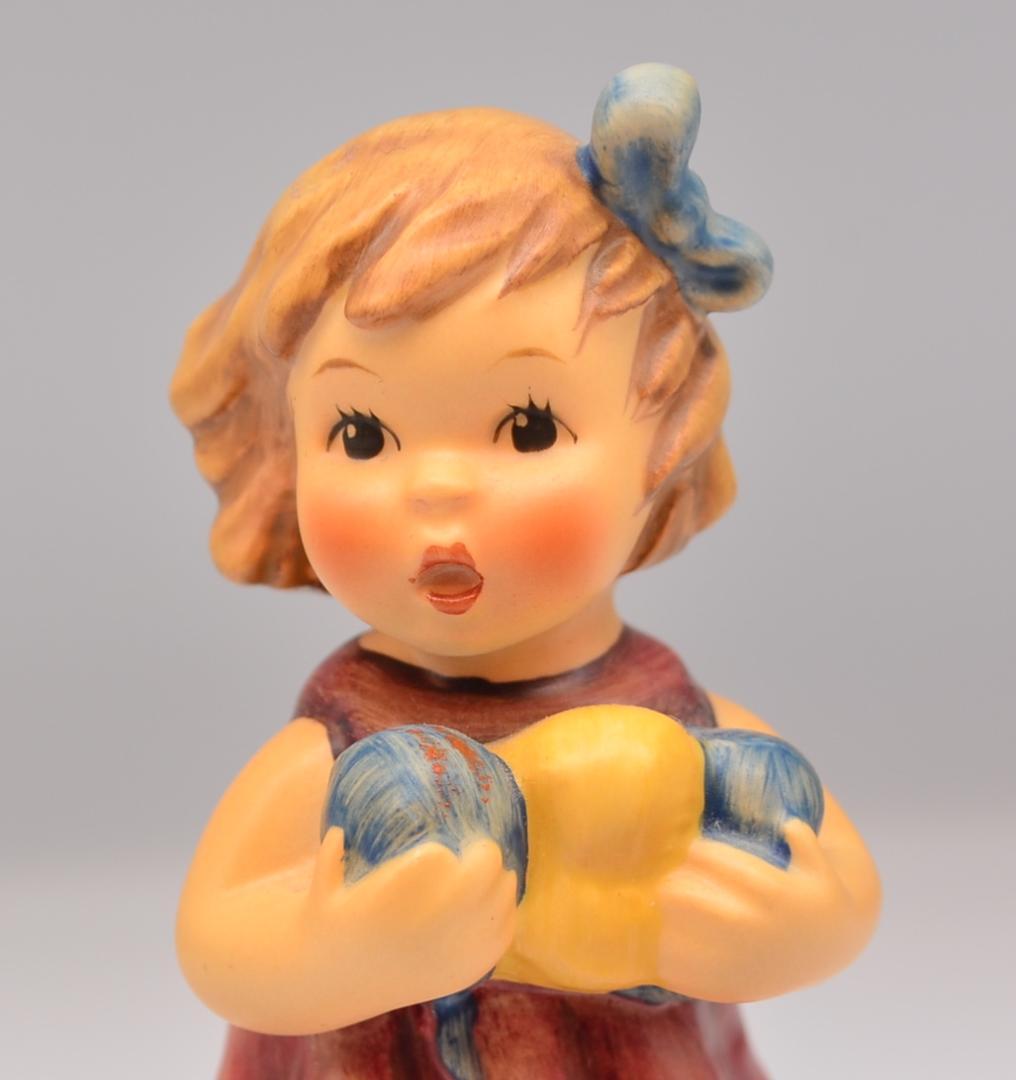 幼い編み物家 ＃2107 No.3 ☆フンメル人形 ドイツ・ゲーベル ハウス
