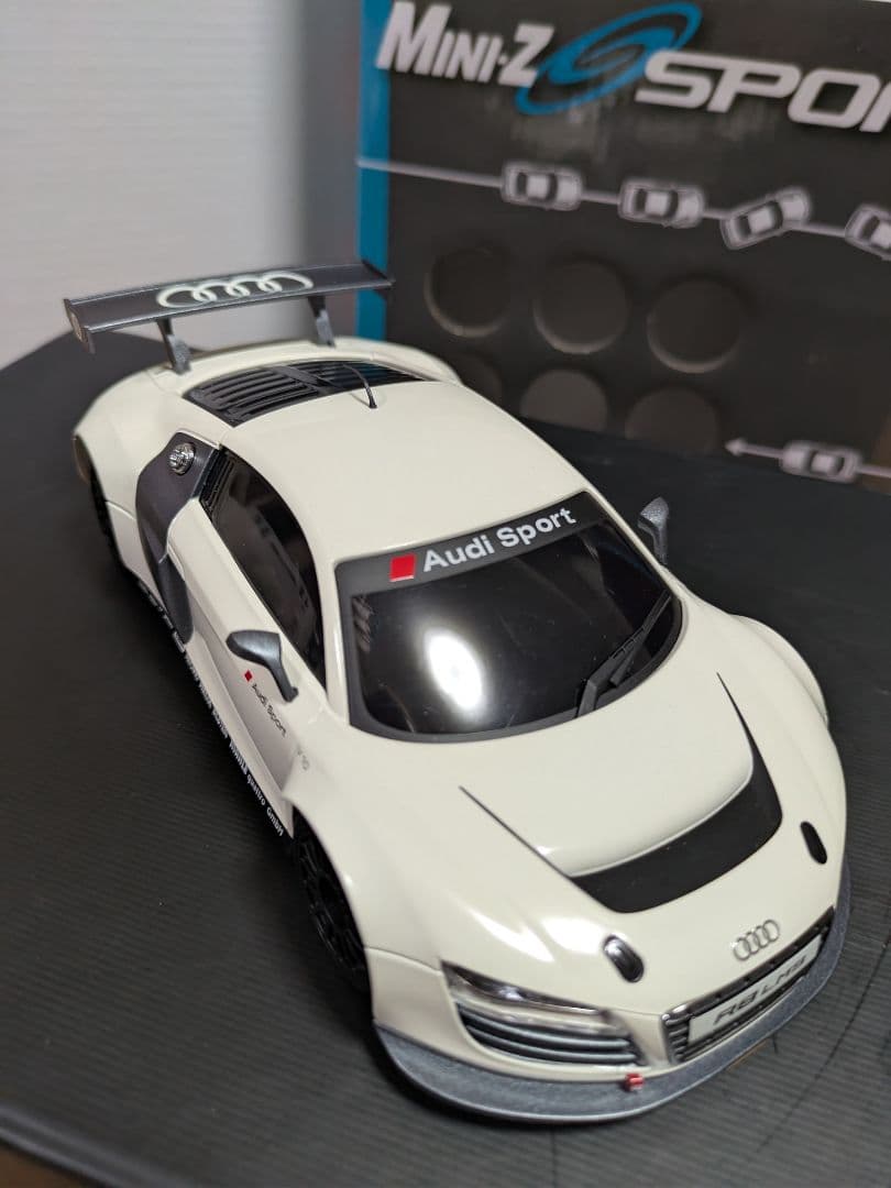 ミニッツ Awd sports　 ドリフトパック　Audi R8 LMS MINI-Z Racer MR-04 Audi R8 LMS 2015 WHITE Readyset RTR (Ready to