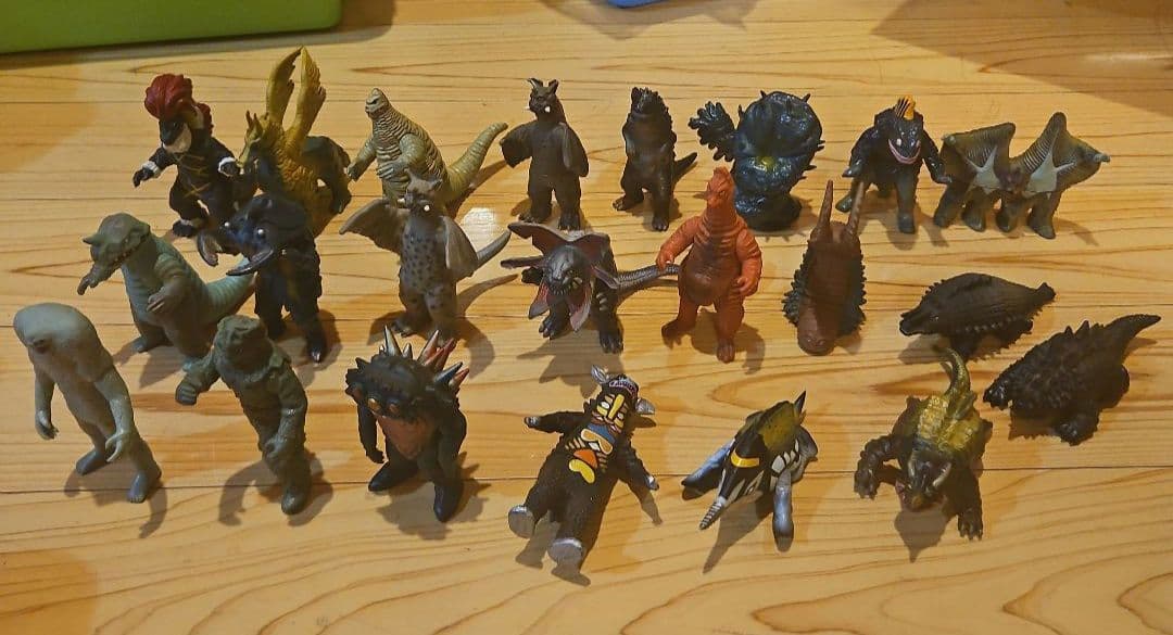 ウルトラマン 怪獣 ソフビ 105体 まとめ売り - メルカリ
