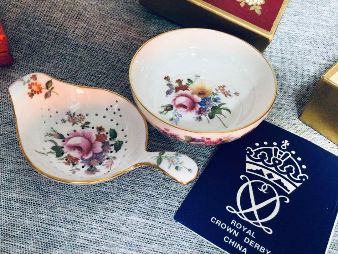 英国 ロイヤルクラウンダービー ビンテージ Posy 花柄模様 茶器2点 未