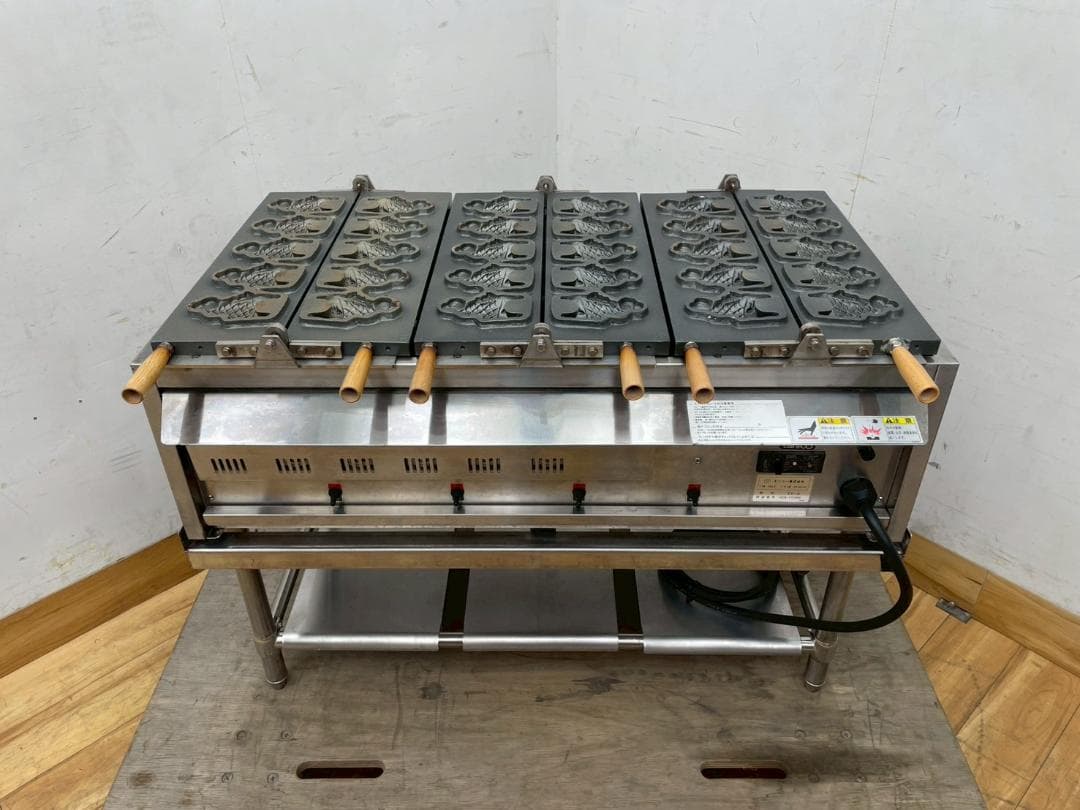 T7766☆美品☆タニコー☆電気式三連たい焼き機☆TY-3☆業務用☆厨房機器 タニコー】【業務用】【中古】 3連式電気たい焼き器 TY-3* 三相200V