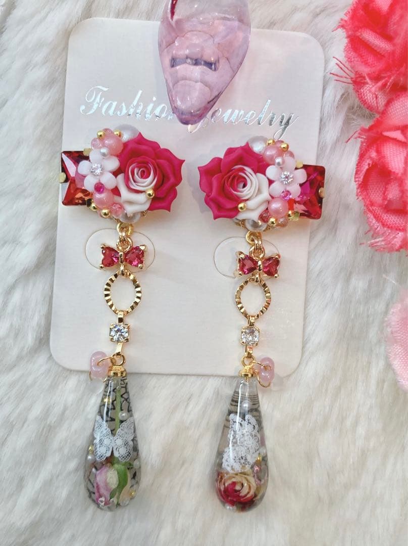 薔薇ビジュー♡リトルウッズ 雫 ボタニカルレジン ピアス/イヤリング✩*¨