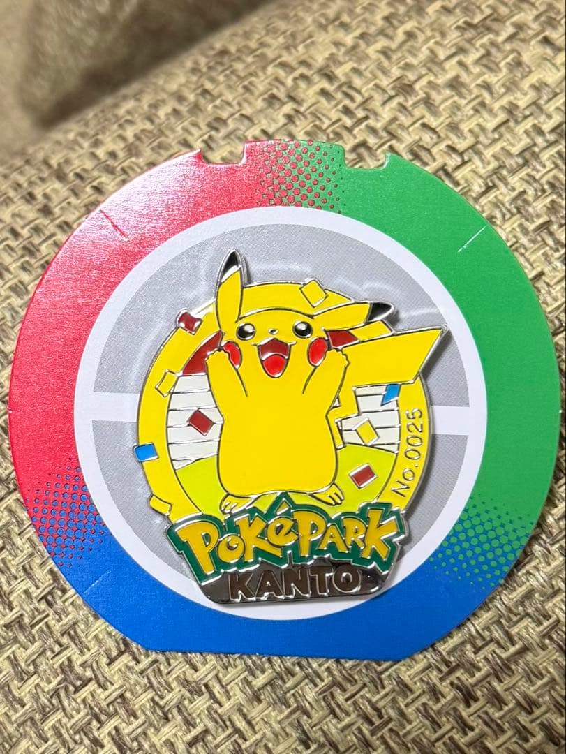 ポケパーク カントー ピカチュウ 0025 ピカチュウ　ピンズ ポケモン バッジ ポケパーク カントー 0025 ピカチュウ ピンズ ポケモン バッジ - メルカリ