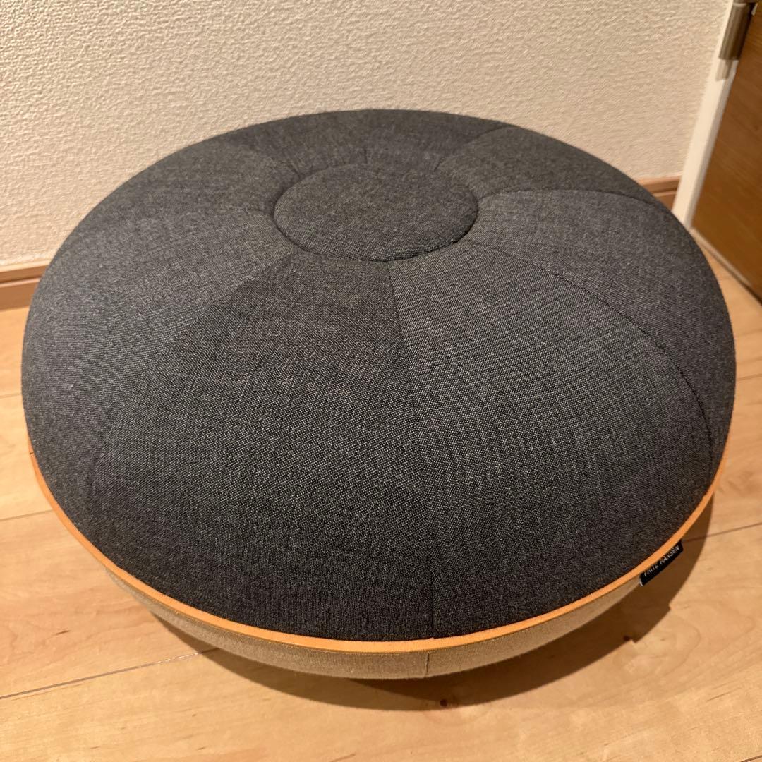 Fritz Hansen Pouf Small スレート Pouf sit pouf small from Fritz Hansen - NordicNest.com
