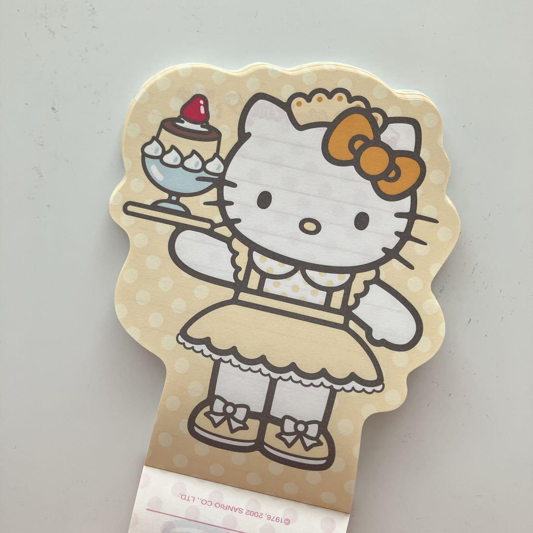 ハローキティ ウェイトレス メモ帳 シール付き - メルカリ