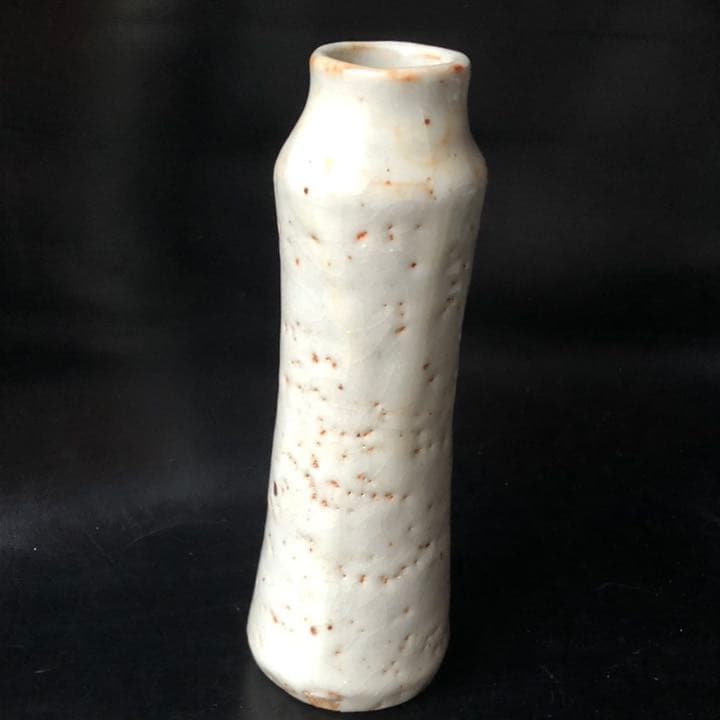 古美術品◼️かなり美しい白い釉薬の花瓶が蔵から出て来