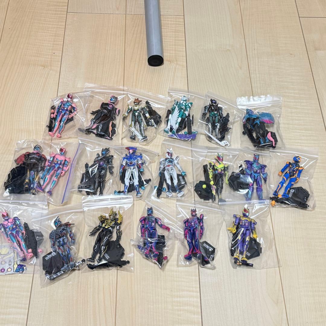 仮面ライダーリバイス 装動セット まとめ売り バラ売り不可 食玩
