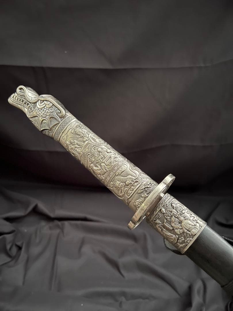 軍刀 龍頭模様銀柄 日本刀 模造刀 居合刀 武士道 鑑賞用 全長約82cm