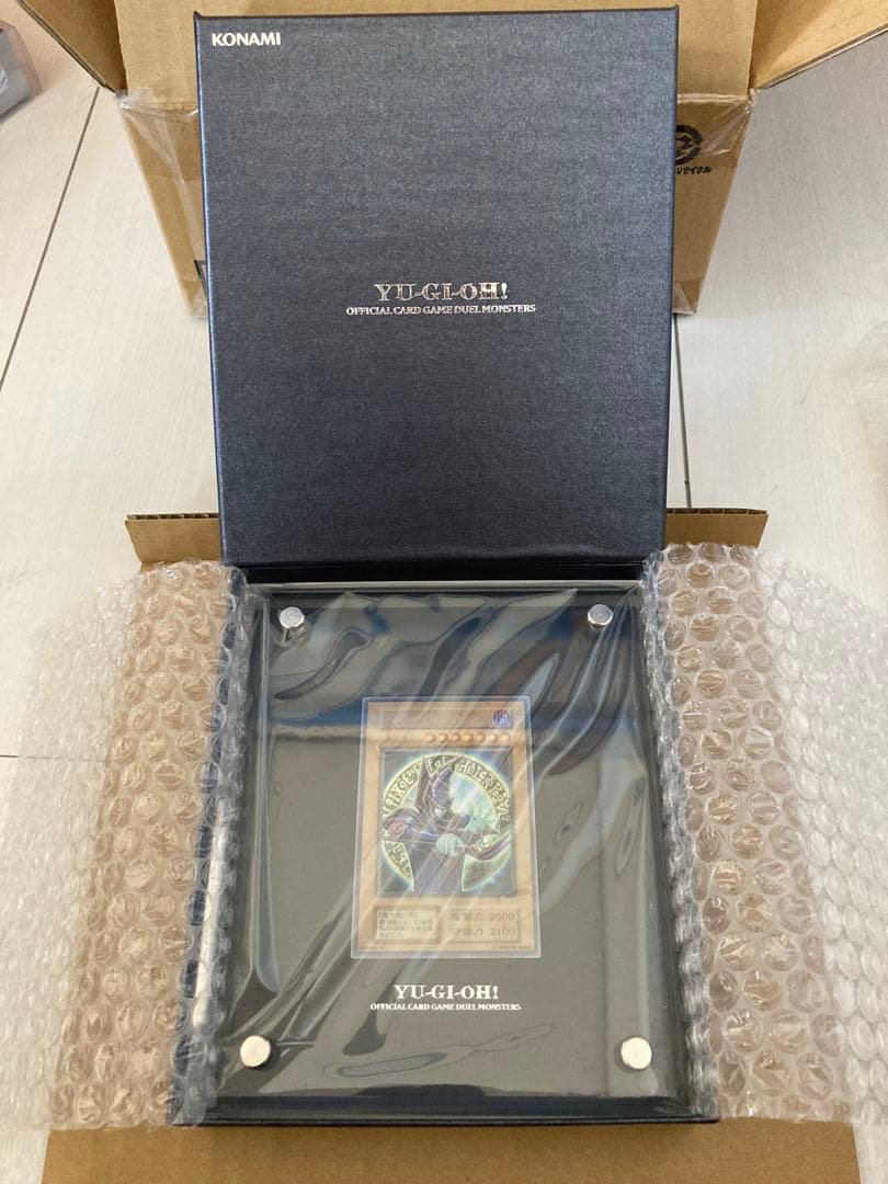 遊戯王カード 10000枚限定 ブラックマジシャン スペシャルカード ステンレス ブラック・マジシャン」スペシャルカード(ステンレス製)が限定販売で