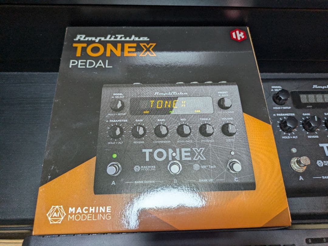 AmpliTube TONEX ペダル Amazon.com: IK Multimedia TONEX Pedal: Stereo multi-effects guitar