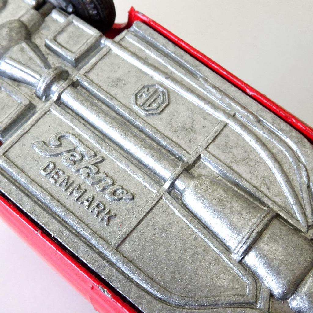 MG MGA 1600 クーペ(レッド) - テクノ 824 - メルカリ