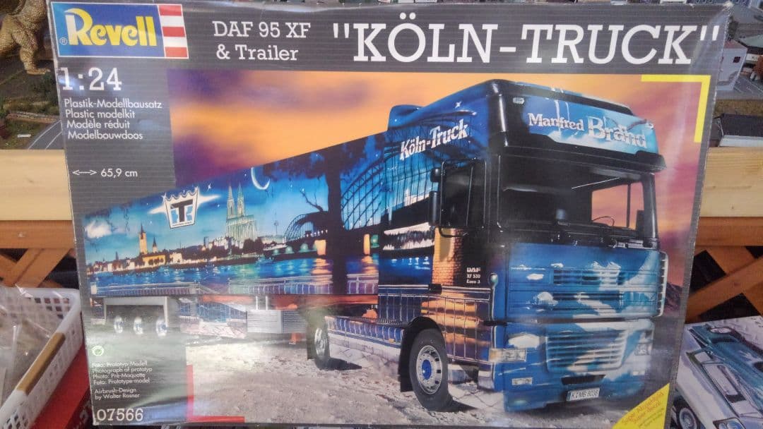 トラック✨プラモデル✨Revel✨１/２４✨KOLNーTRUCK&トレーラ Amazon | ドイツレベル 1/24 ビューシング 8000 S13 トレーラー付